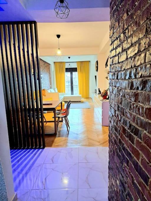 Classy Apartment With Parking In The City Center Bucharest Exterior photo