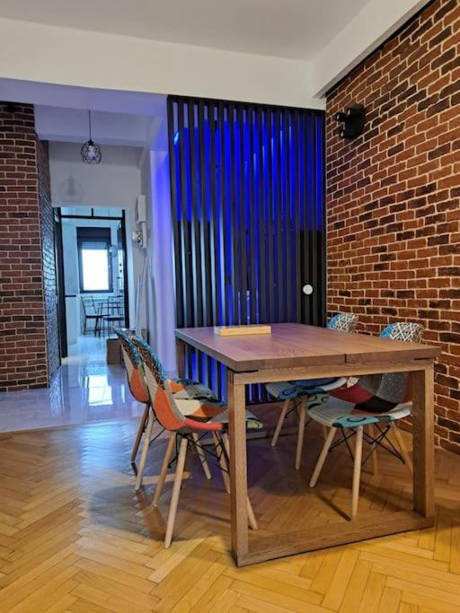 Classy Apartment With Parking In The City Center Bucharest Exterior photo